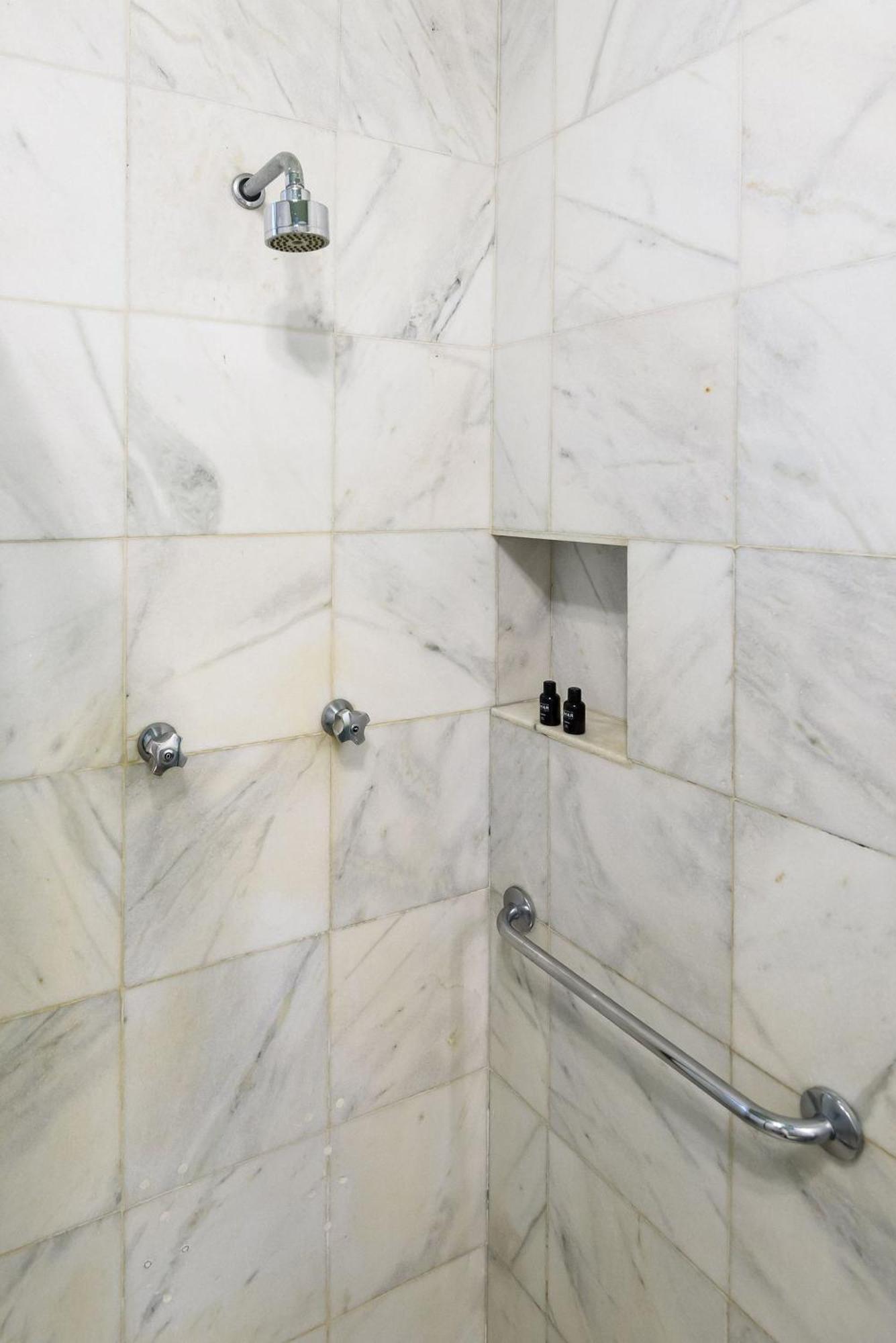Apartemen Moderno 2qtos A 350m Da De Ipanema |bt82/301